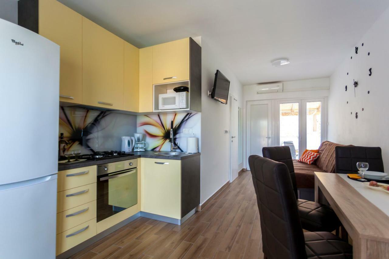 Apartment Hasanec By El-Pi Tours Njivice Εξωτερικό φωτογραφία
